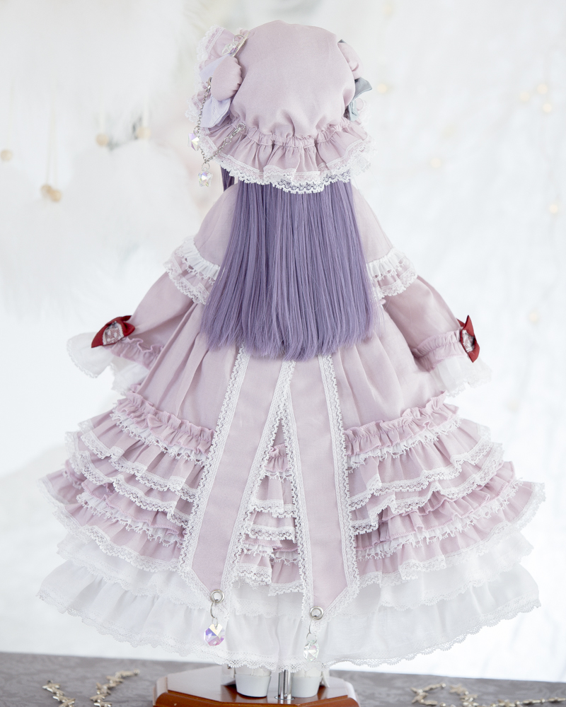 くすみピンクフリルドレス