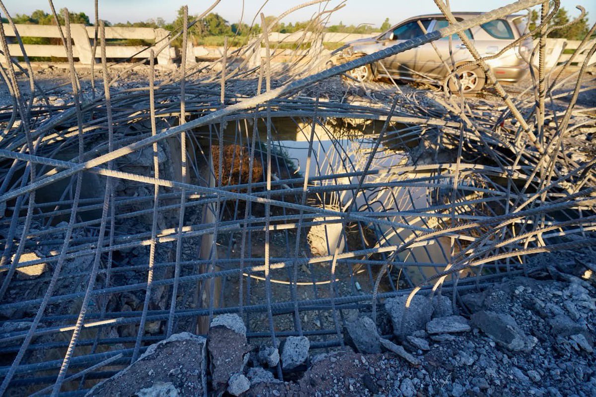 tyaa2727's tweet photo. The Thai military continues to destroy civil infrastructure more than 70km deep inside Cambodia. Their F-16 fighter jets dropped three bombs to destroy the O'Chik Bridge, bordering Siem Reap and Oddar Meanchey province, on the night of December 19.
#JusticeForCambodia https://t.co/vyyvg1eWwo