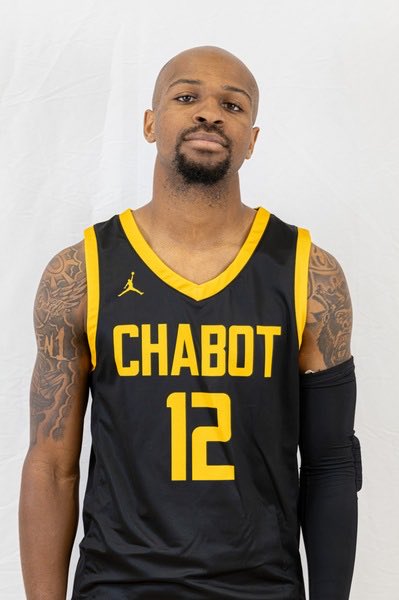 schwab_matt's tweet photo. Top scorers for @ChabotBasketbal in tonight’s 81-80 win over DVC:
Zion Yeargin - 21 pts, 4 reb
Malik Merchant - 14 pts, 6 reb
Oz Savage - 14 pts, 9 reb, 5 block
Nate Stroud - 11 pts, 7 reb https://t.co/PEvntDNI4f