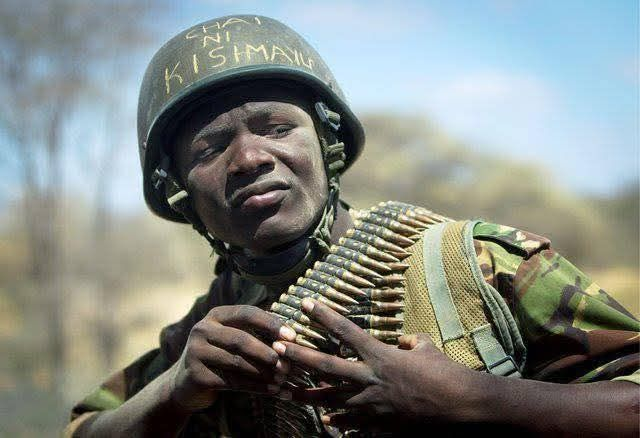 BarryIpapo's tweet photo. Back then, kuandika kwa helmet ilikua swaga balaa without fragment jacket ... Life was really tough for the beginners. 

Source: grok https://t.co/37PgiFTusM