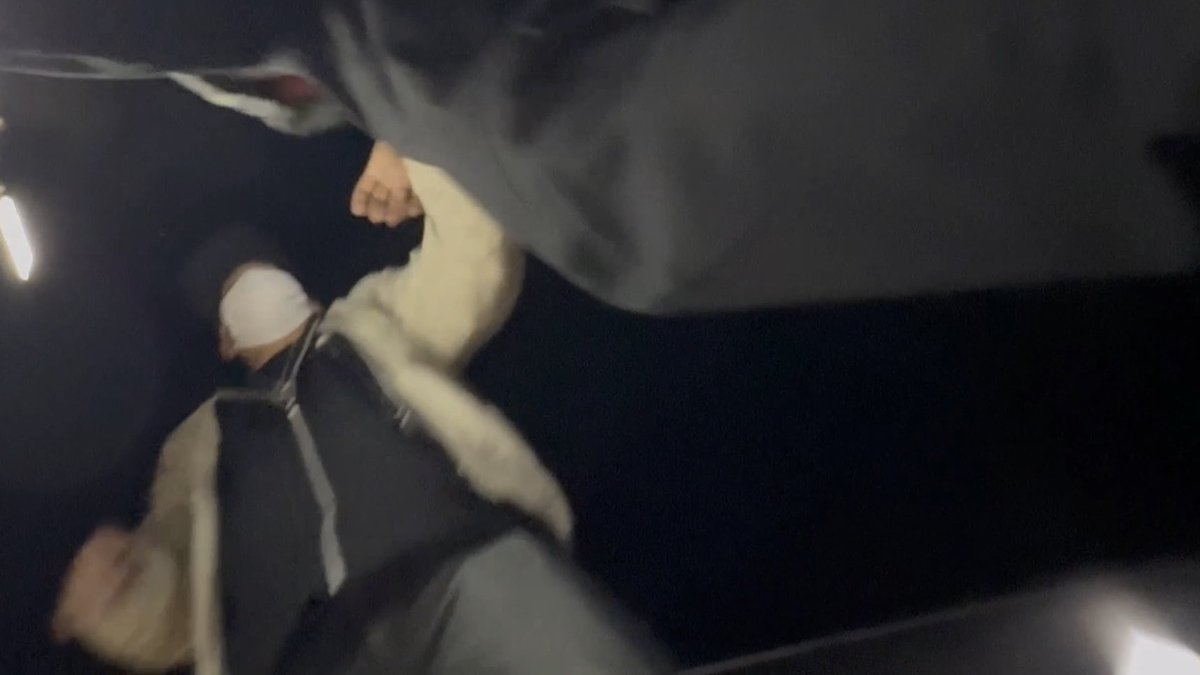 次回来週木曜日、今年最後の動画。
最後がこんな動画でかなり不本意ではあるけど公開します。
内容過激すぎて動画ぶっ飛んでくかもですが是非見てね🙇‍♂️