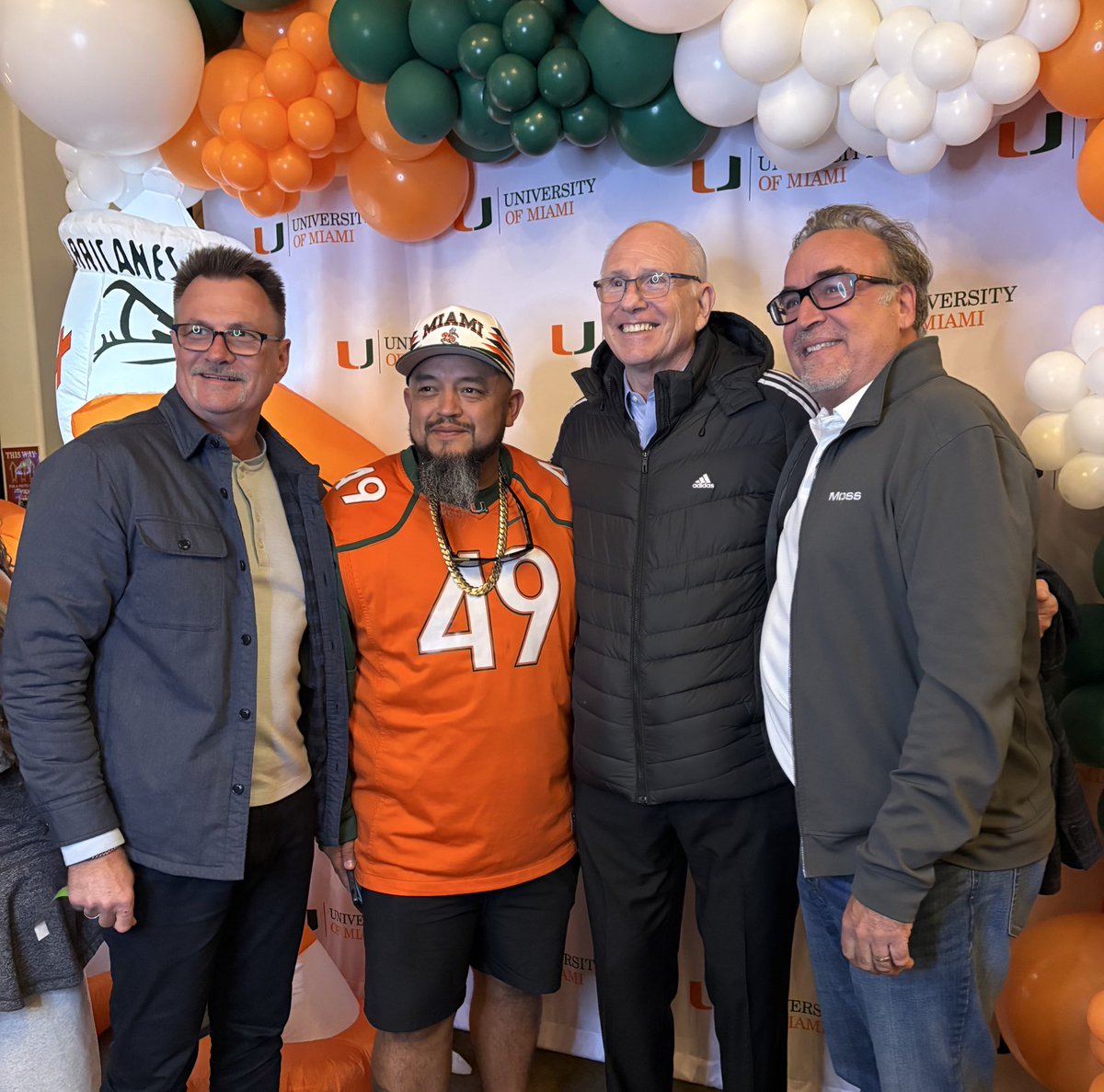 UM_alumni's tweet photo. Houston belonged to the Canes tonight. Alumni and fans showed up in force—focused, energized, and ready—as we build momentum toward Saturday’s College Football Playoff showdown with Texas A&M. 🔥
#GoCanes #UMAlumni #CanesCommunity #CollegeFootballPlayoff #MakeWayForTheU https://t.co/wgxbZ2Z76S