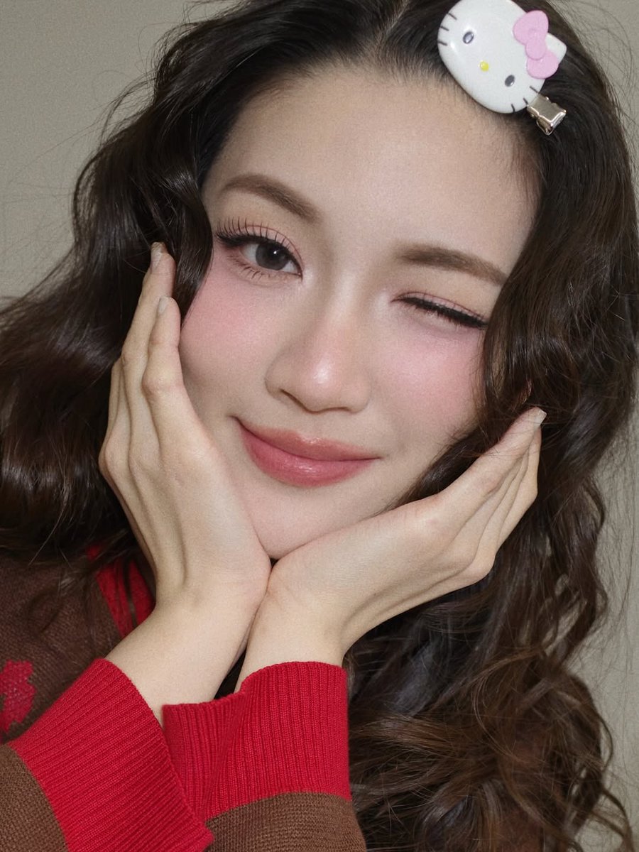 143kimyoung_ss's tweet image. She's so cute and beautiful.

GINNY BIRTHDAY CELEBRATE
#GinnyCelebrate25thWithAlkey