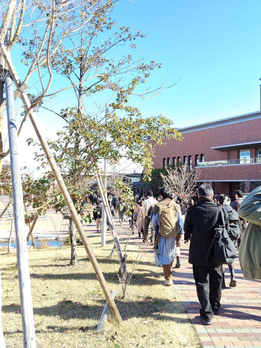 TOEICおつかれー
目標高すぎて凹みなう
やっぱ予想通り読解のスピード遅すぎて時間足りんね。また次に向けて頑張りましょうかね٩(ˊᗜˋ*)و