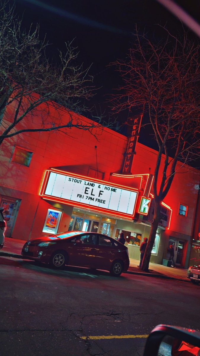 StoutReal's tweet image. It was so great to sponsor the movie “Elf” for the community tonight. What a fun night it was. #stoutlandandhome