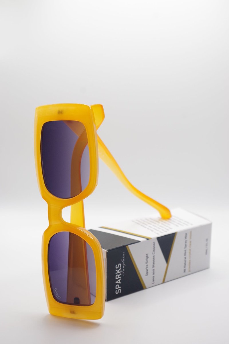 ExclusiveSparks's tweet photo. If #JakePaul likes yellow, we have a better pair of yellow sunglasses for him.✨️😎 Glow Up Sparks Sunglasses https://t.co/IXtQ6AFOhC https://t.co/bRBLqMqsbH
