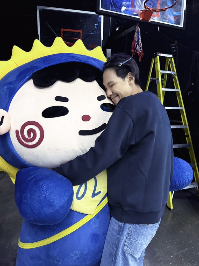 jummo__gmmtv's tweet image. รอด๊าแต่งหย่อ กอดกันอยุอย่างงง
#GMMTVSTARLYMPICS2025