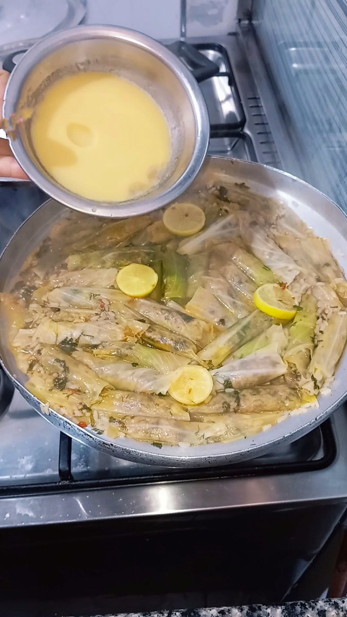 ثم يسقى المحشى بشوربه البط