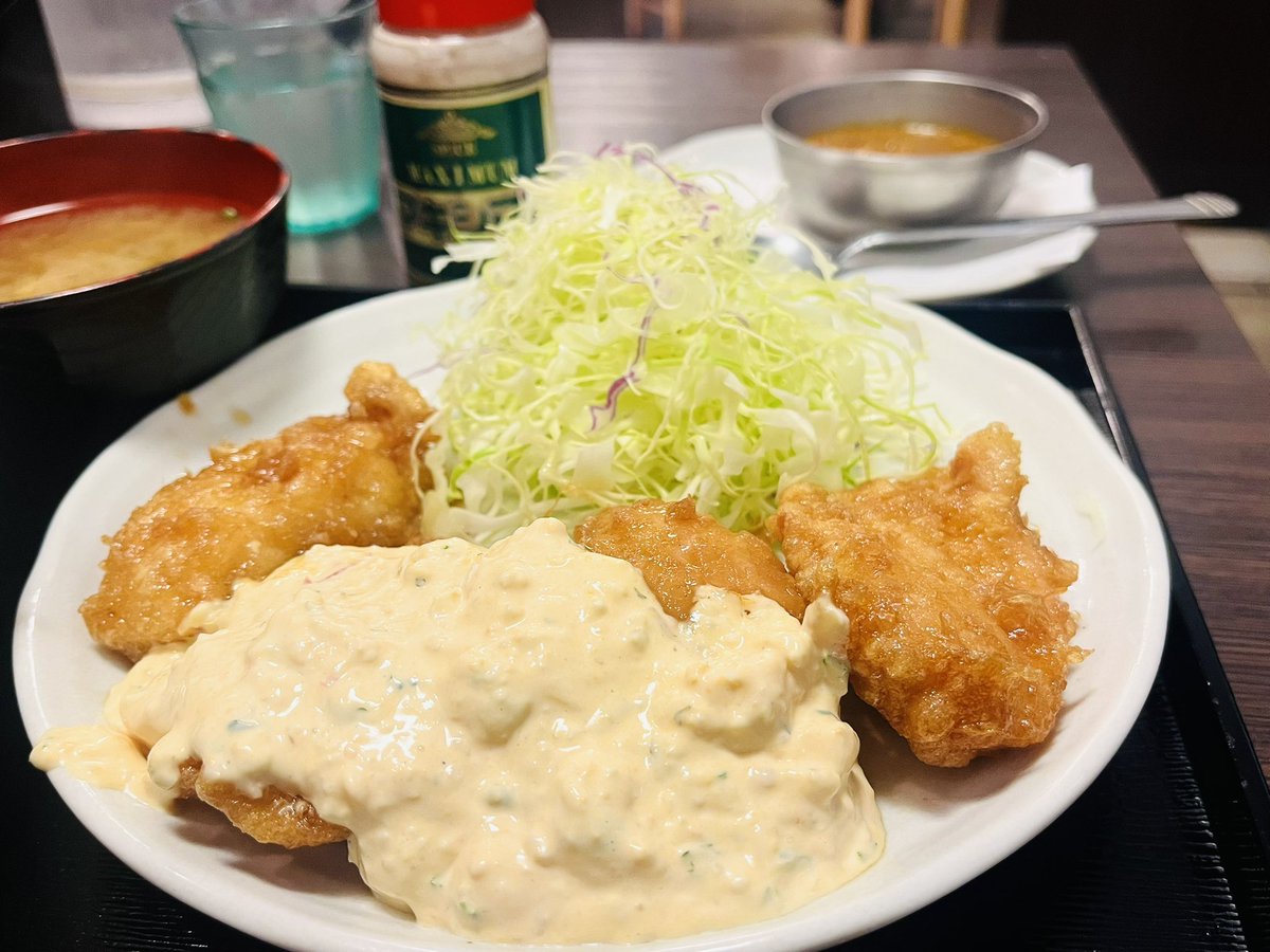 急にチキン南蛮食べたくなって遅めのランチ
キーマカレートッピングとマキシマムでうまうま