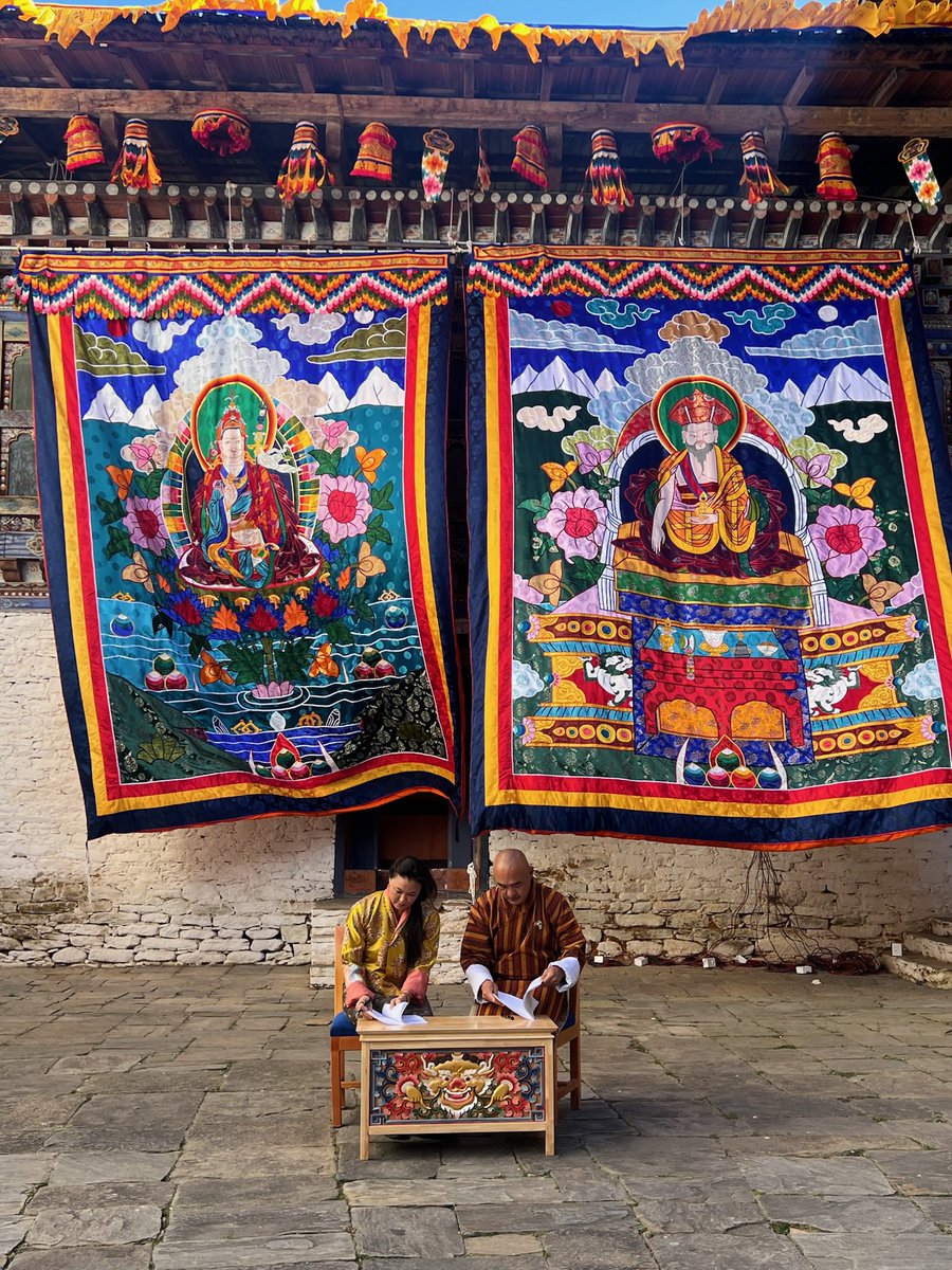 calilyliu's tweet image. Spent a very special few days in Bhutan 🇧🇹

We’re working with DK Bank to tokenize gold (TER) on Solana, and came both to advance that collaboration and to join National Day.

Bhutan is led by a builder.
Solana is a network built by builders.

This is just the beginning of what I…