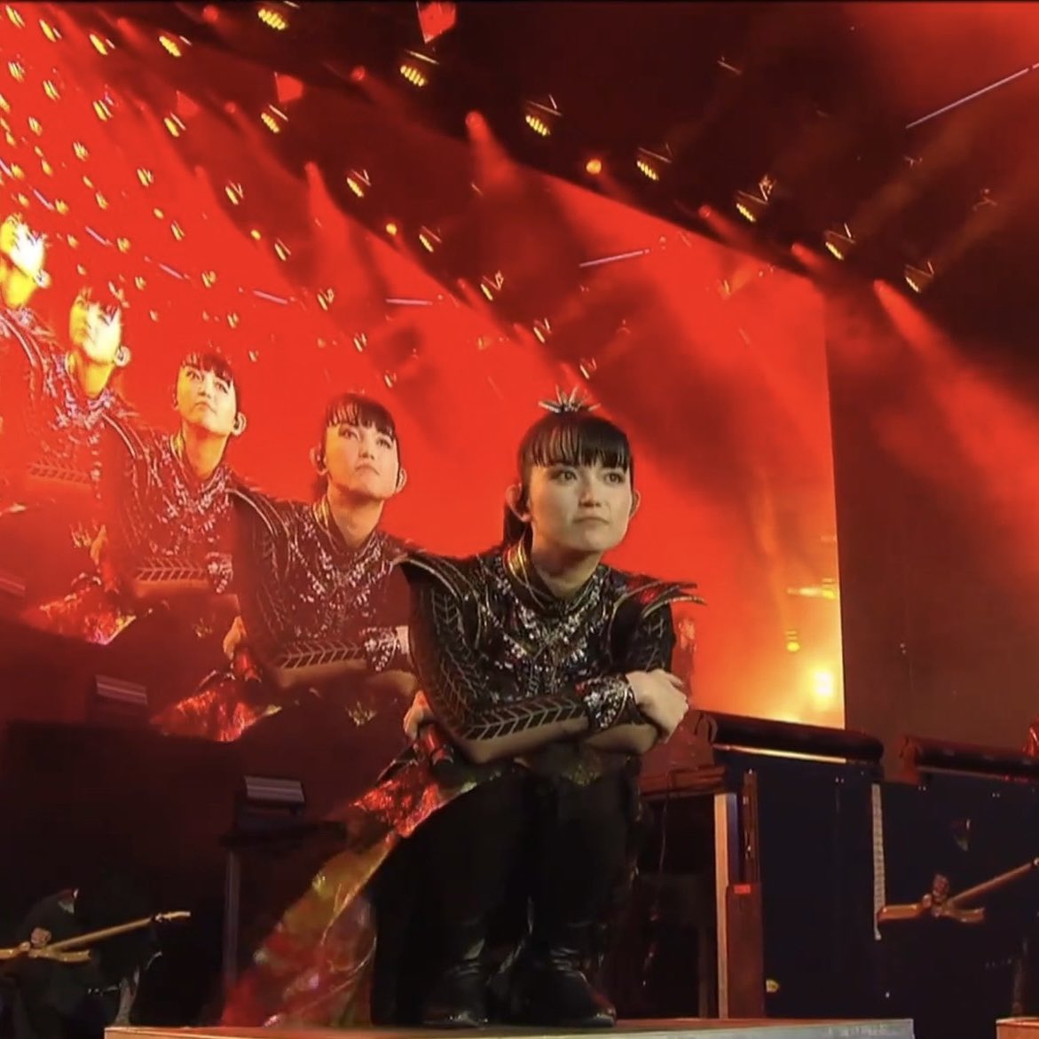 On this auspicious day, the metal community and kitsunes around the world celebrate the birthday of the Queen of KxAxWxAxIxI Metal and inspiring frontwoman of the pioneering, barrier-breaking BABYMETAL🦊🤘🏽
As I listen to Akatsuki🌕❣️🎧, I wonder what the deep-thinking Su thinks
