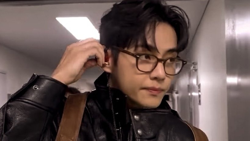 7withluv__'s tweet photo. this kind of nerd vibes.. https://t.co/O40MC9PYPZ