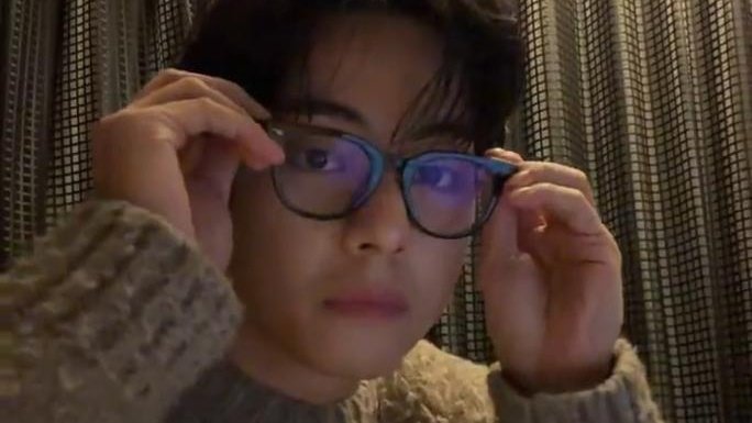 7withluv__'s tweet photo. this kind of nerd vibes.. https://t.co/O40MC9PYPZ