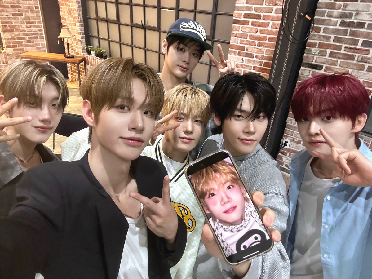 SHUT UP THIS IS SO CUTE