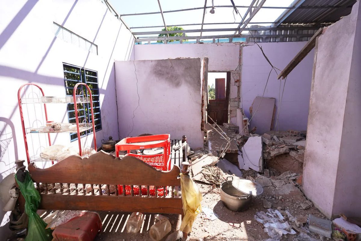 Thai Military Attacks Damage Homes in Samraong City as War Enters 14th Day  

(Oddar Meanchey): As of Saturday (Dec. 20), it has been 14 days since Thai military forces launched an armed aggression against the sovereignty and territorial integrity of the Kingdom of Cambodia,