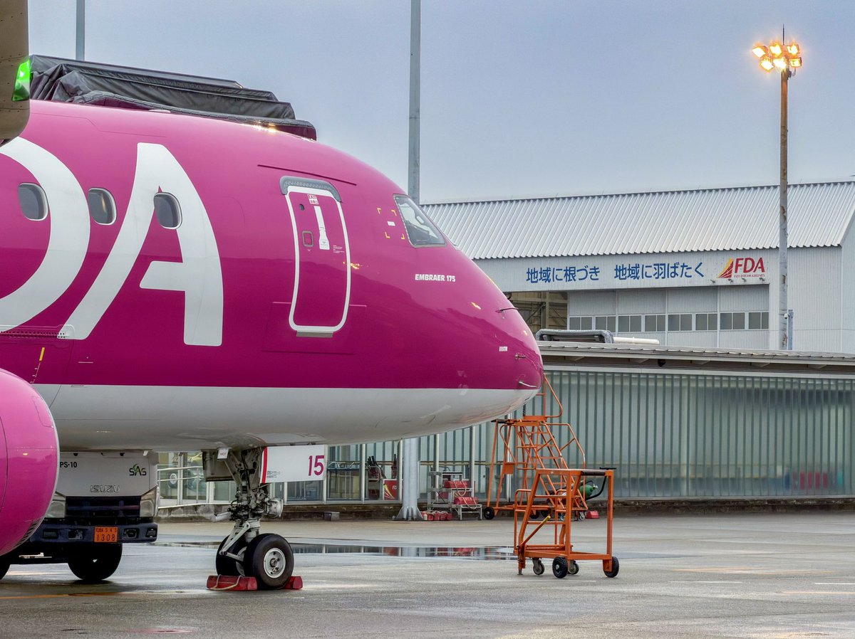 こんばんは、FDAです👋 357便で名古屋から花巻行きの出発を待つ 15号機