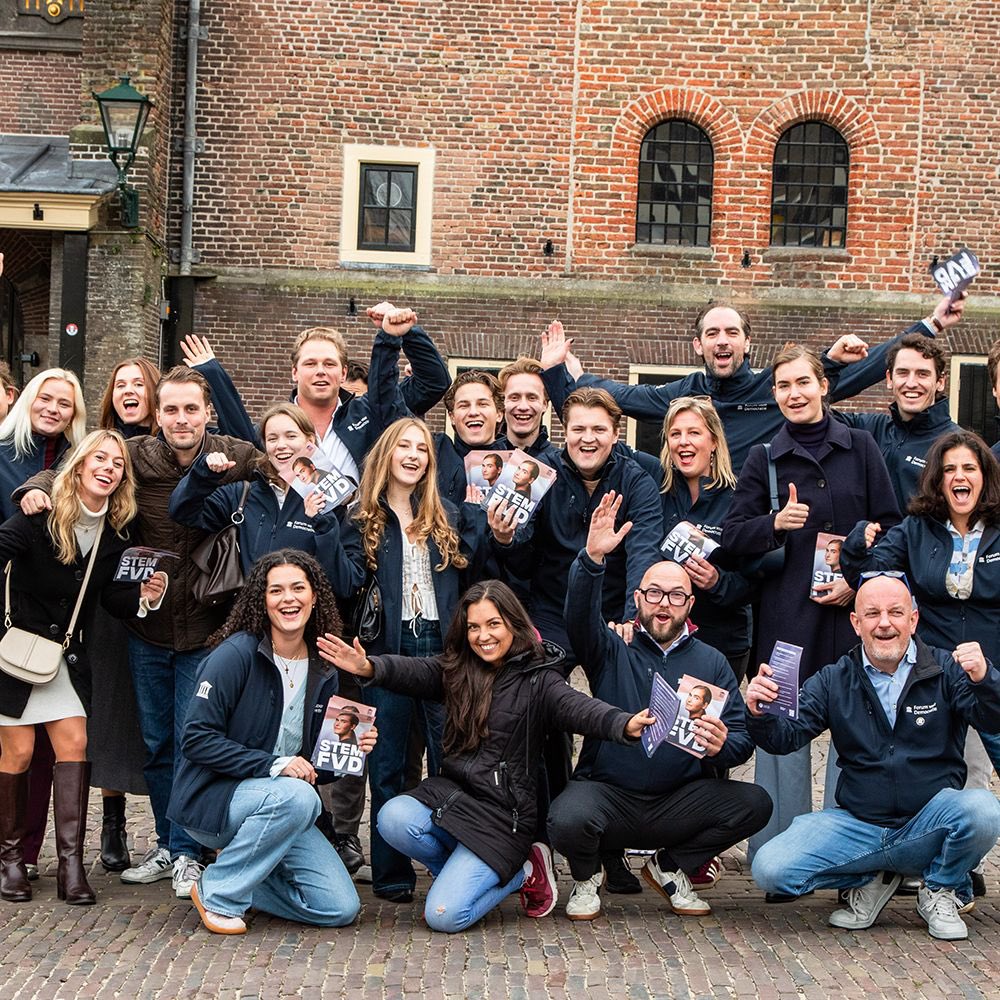 Dit jaar willen we met Kerst de 65.000 leden bereiken. We liggen momenteel op koers om dat te halen! Maar daar heb ik wel uw hulp bij nodig, en er zijn nog maar een paar dagen te gaan.

Doe uzelf of iemand in uw omgeving een lidmaatschap cadeau via fvd.nl/wordlid!