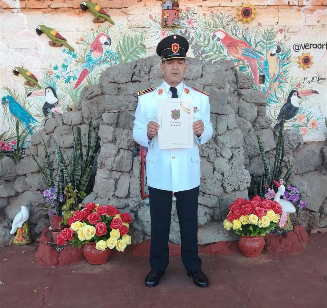 delpynews's tweet image. ▶️DIO GRACIAS A SU HÉROE | ​❤️

Sobreviviente del Ycuá Bolaños agradeció al bombero que le salvó la vida en el incendio del Ycuá Bolaños, por pasar a retiro.😭

Tatiana Gabaglio dedicó una conmovedora publicación a Édgar Bogarín, en la que destacó su valentía y entrega.🥹

"No sé…