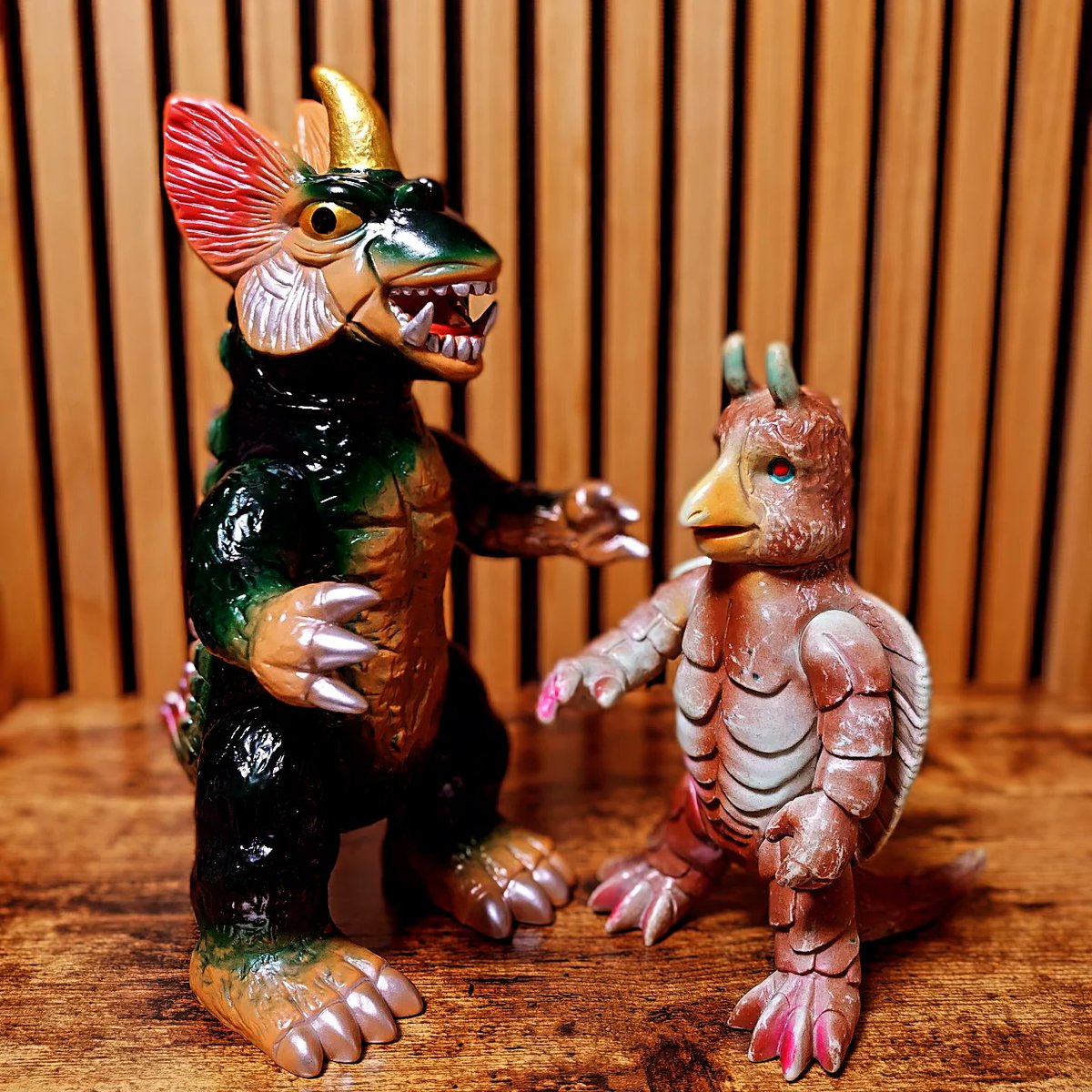 セブンティーズさんよりドラギラス ドラギガスvsゴスラ 最高しかない