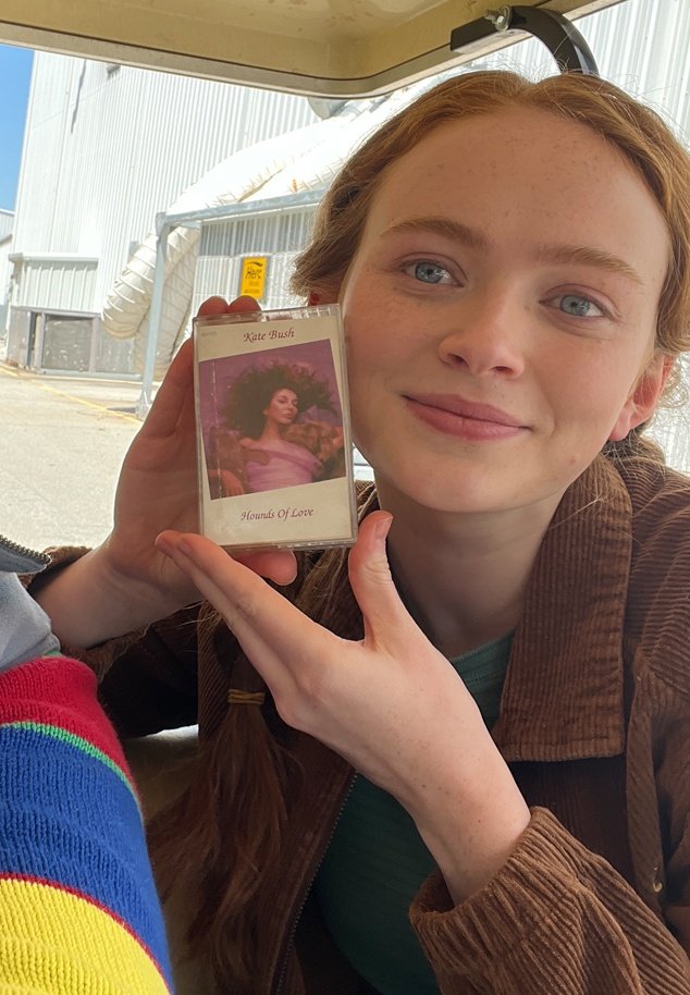 lilygswift's tweet image. max and her close friend kate bush 🥰