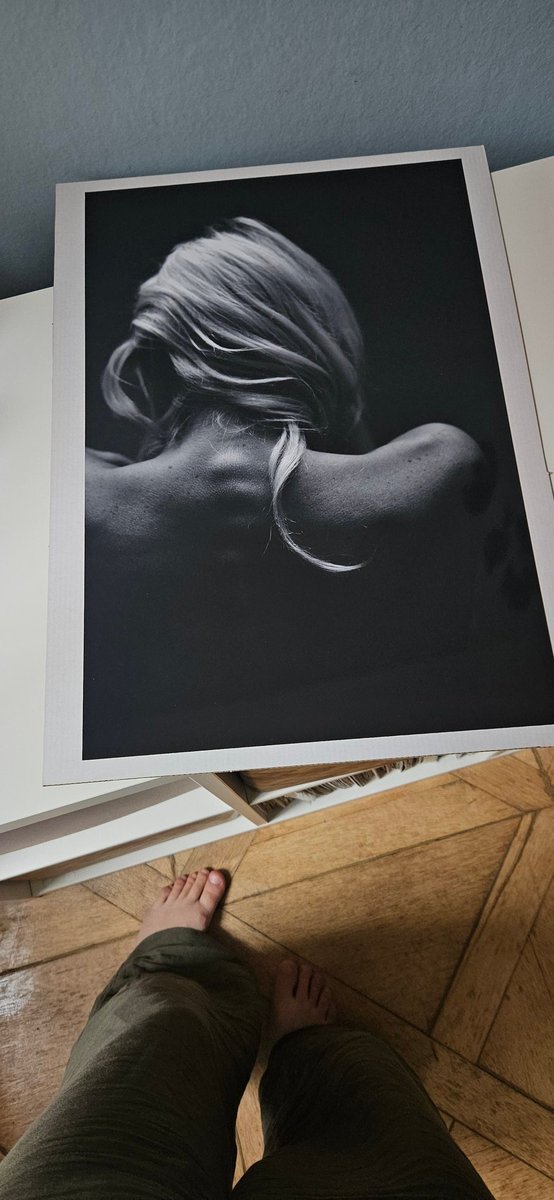 Good morning 🖤 

Do you feel in awe with this? It can be yours! 
(sadly it's still available) 

30 x 45 cm
105 euro
shipping on me 💌 let's DM