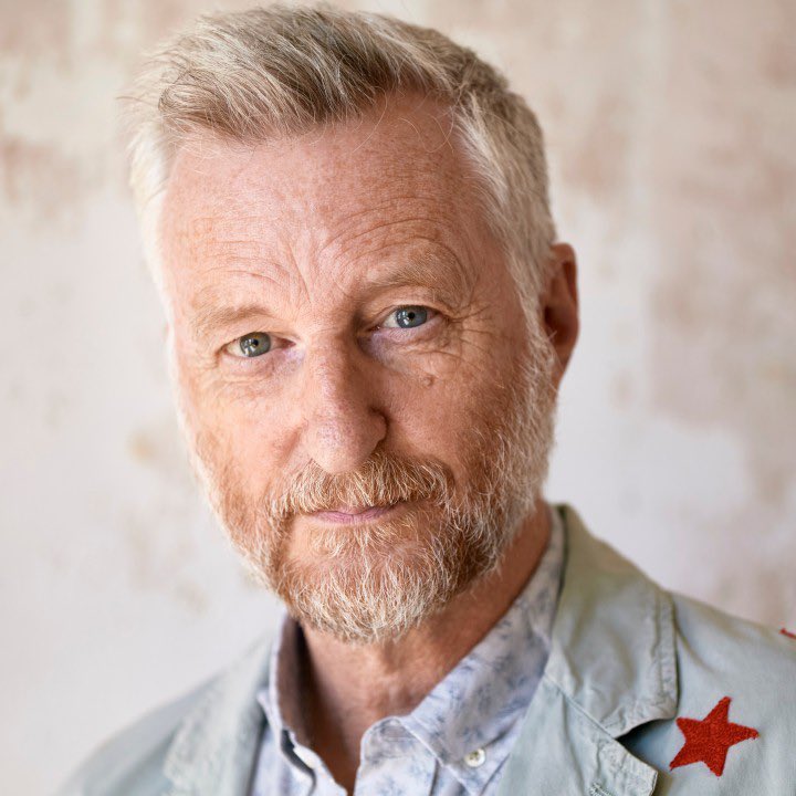 NYcheesy's tweet image. Happy Birthday 🎈 🎸
#BillyBragg 6️⃣8️⃣

‘Life's a Riot With Spy vs Spy’ in all its 16 minute glory

1. The Milkman of Human Kindness
2. To Have or to Have Not
3. Richard
4. A New England
5. The Man in the Iron Mask
6. The Busy Girl Buys
Beauty
7. Lovers Town Revisited
