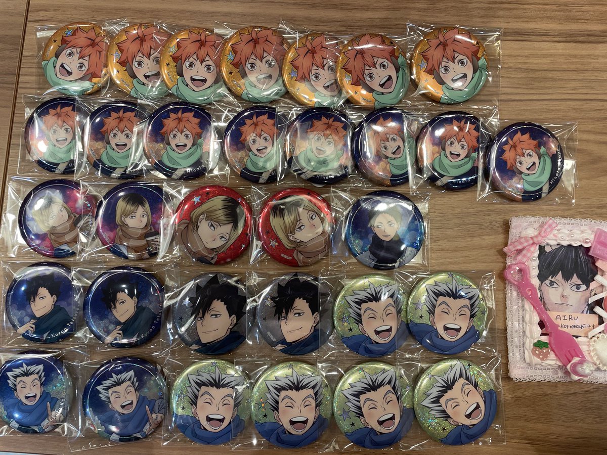 交換】ハイキュー コスモワールド ホログラムカンバッジ 缶バッジ 譲