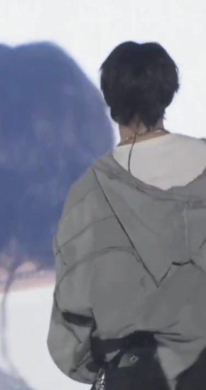 갠적으로 밍구가 후드모자를 쓰는 걸 
보고싶네요

고양이귀 달렸는데..
너무 귀여울 것 같은데..