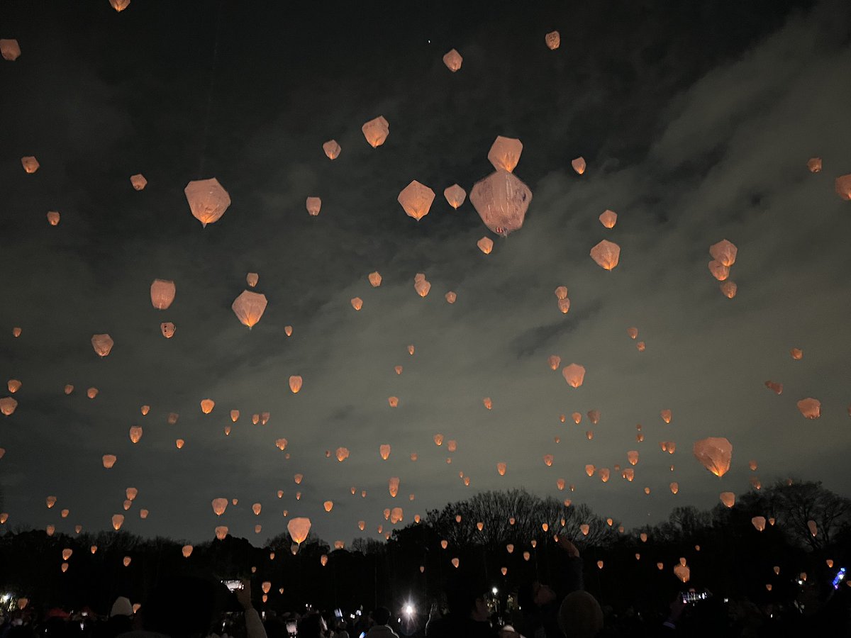 ランタン飛ばしてきた