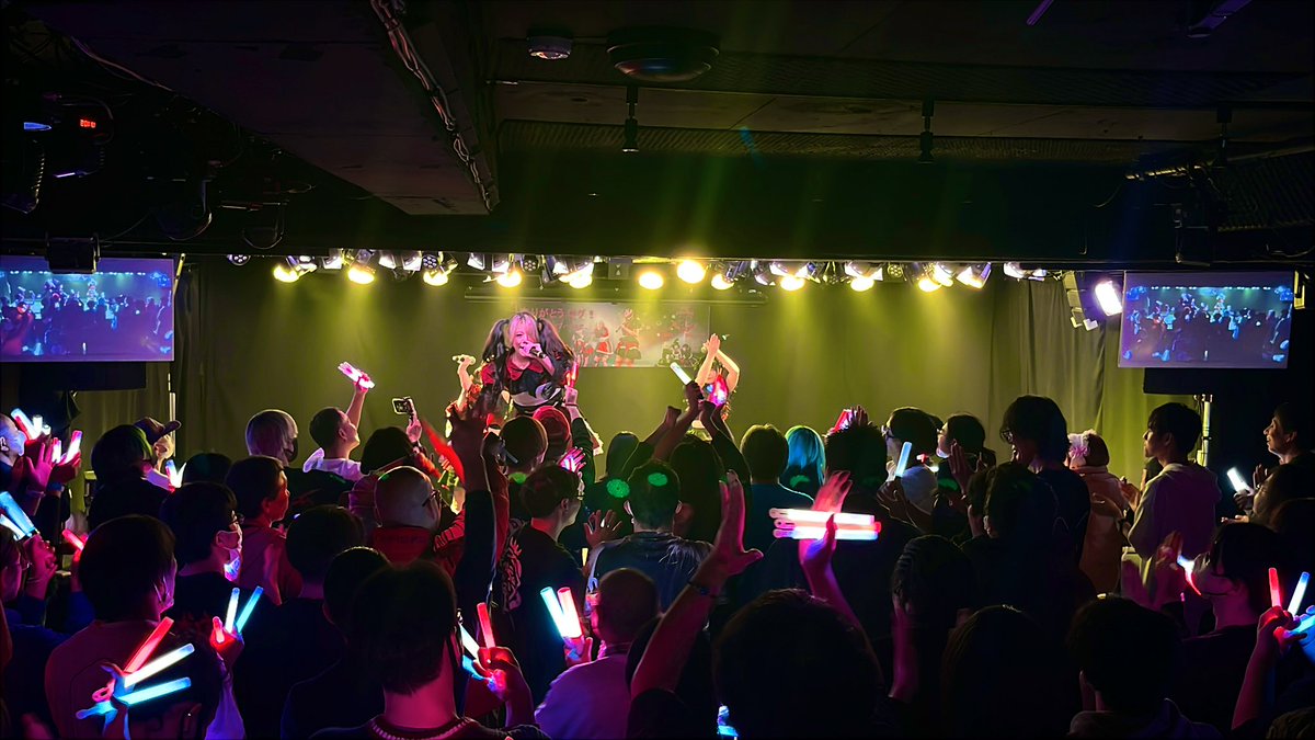 ログ【公式】 tweet media