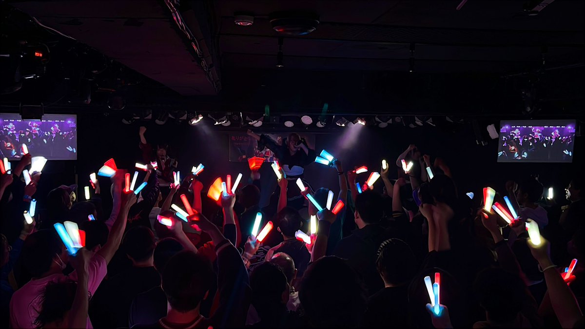 ログ【公式】 tweet media