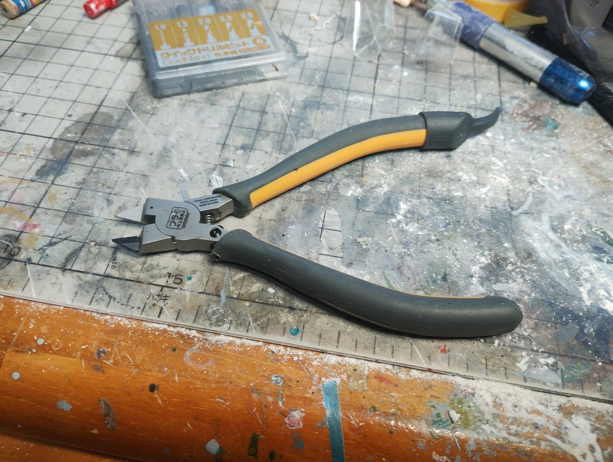 1年ほど行方不明だったニッパーが無事発見されました。途中でほったらかしになっていた、しんかい6500の箱から出てきました。深海にはまだ我々の知らない世界があるのです。