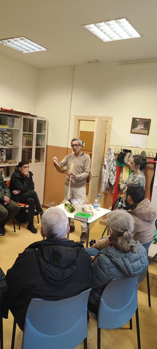 CompostajeHtz's tweet image. ♻️¿Qué podemos hacer para reducir nuestro consumo de plástico?
👥Ponemos en común algunas ideas y alternativas
👉🏼 Se está creando un mapa de tiendas donde puedes comprar sin necesidad de envases, llevando tu tupper, bolsa o termo traetutupper.org