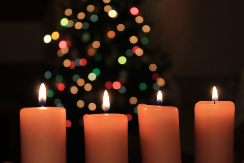 diarioviajero's tweet photo. La silla vac��a en Navidad: cómo acompañar a los niños en las primeras fiestas sin su ser querido https://t.co/tISRo9K4XA https://t.co/UVw2A3zqhg