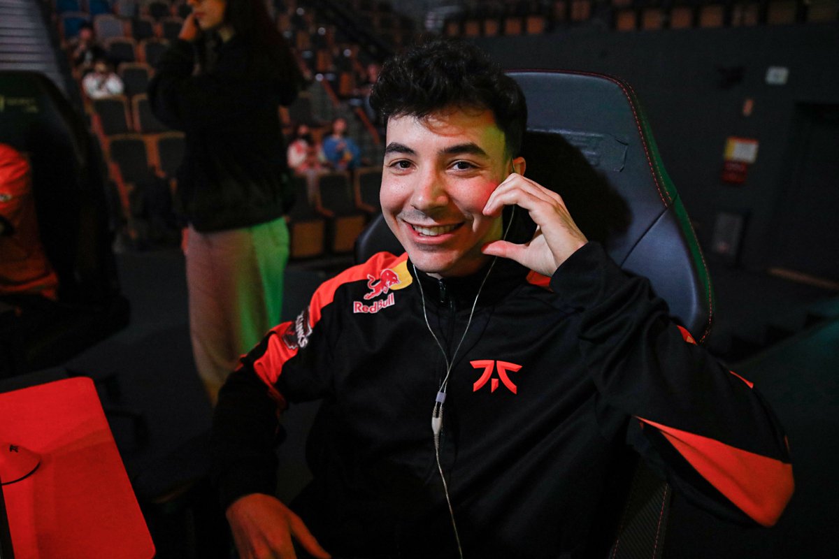 FNATIC's tweet image. celebrating a special day today, happy birthday @Crashies! 🎉

drop your bday wishes for him below 👇