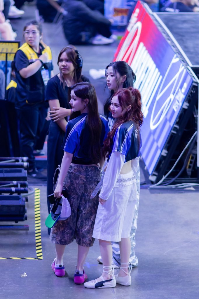 pprimii's tweet photo. Loveprim looked like two kids, tying their shirts into crop tops and wearing knee-length denim shorts tgt 😭🫵🏻

PRIM SHINE POWER SLP25 
#primiily @primiily1_
#GMMTVStarlympics2025 https://t.co/hoSrfMzgCT