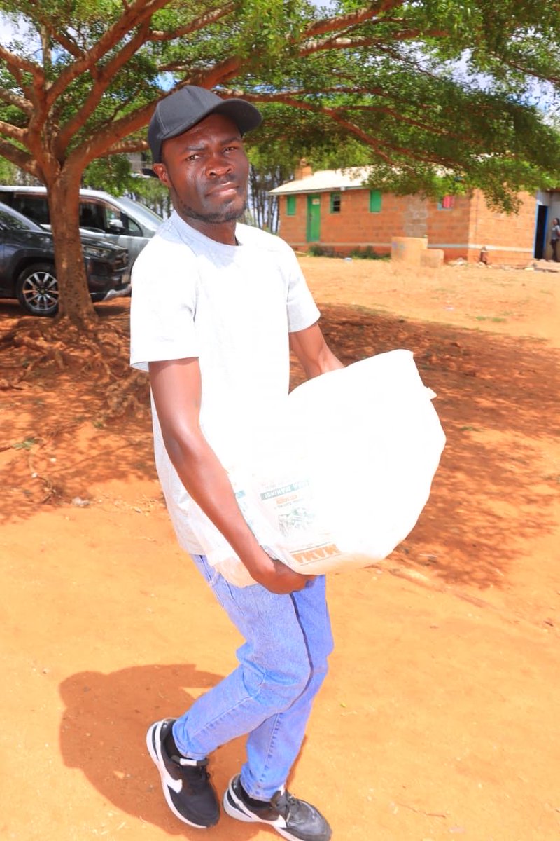 A very supportive man 🥰, ⁦<a href="/Bookten8/">Book Ten</a>⁩ , ⁦<a href="/MercyMissionKE/">Mercy Mission Foundation</a>⁩