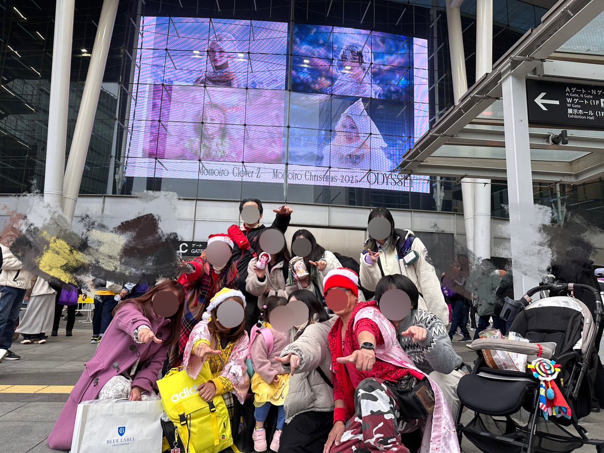 mcz214's tweet photo. 久々に色んな人にご挨拶できて嬉しかった🫶🏻✨
お菓子とか色々ありがとうございました🥹
早いけどメリークリスマス🎄✨ https://t.co/p57wSqlTyB