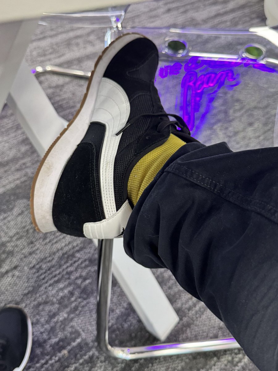 rlj76's tweet image. First Saturday at work for months. Only one choice of colours really. #COYY #OUFC