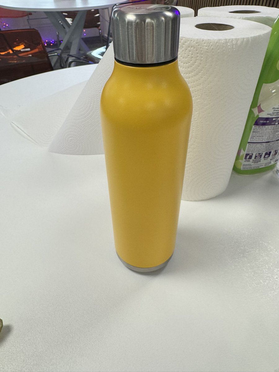 rlj76's tweet image. First Saturday at work for months. Only one choice of colours really. #COYY #OUFC