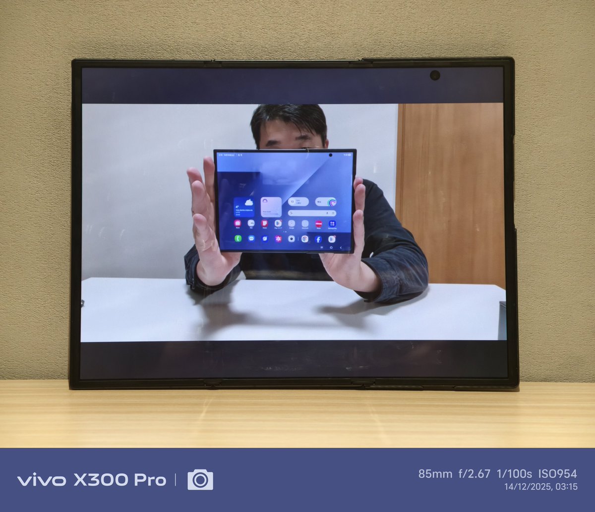 Samsung Galaxy Z TriFold hinges and build details highlighting durability
