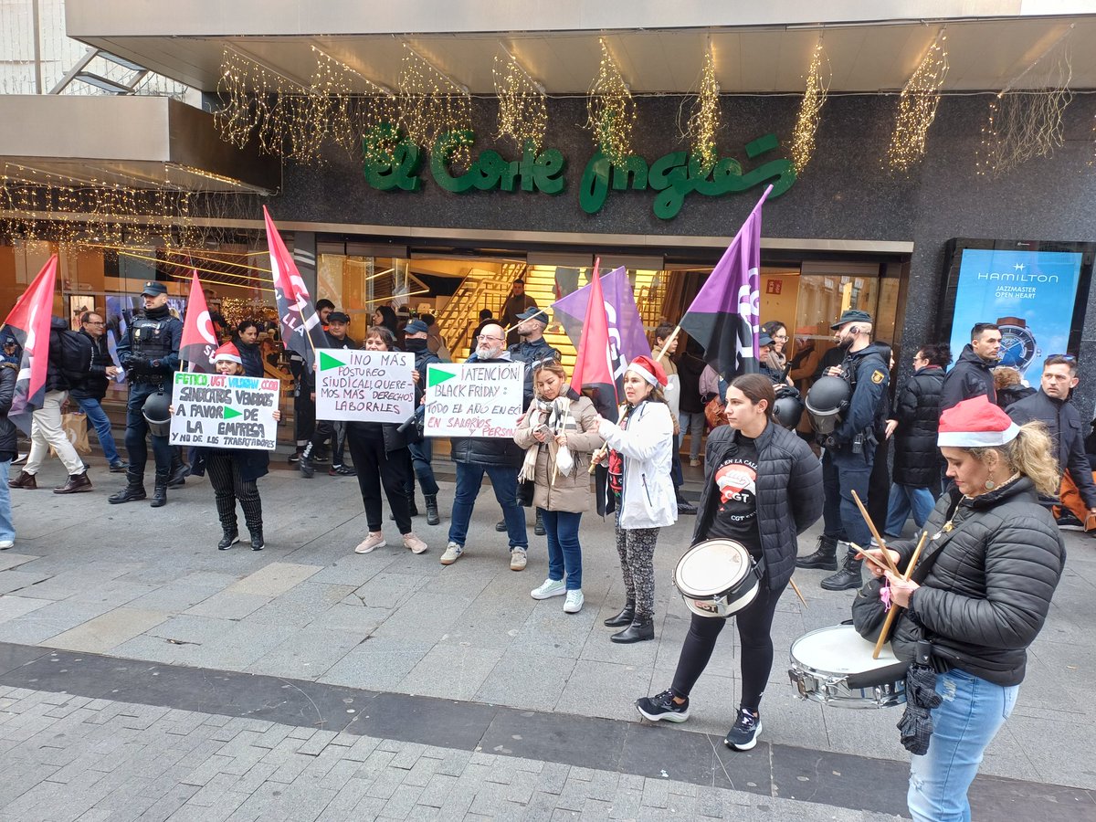 cgtzonasur's tweet image. COMERCIO | #20D Las compañeras de #ElCorteInglés vuelven a tomar las calles de #Madrid, para desenmascarar al gigante de la precariedad: @elcorteingles #MyECI

¡Nuestros derechos no están en venta! @CgtCorteIngles
#ElCorteInglésYaNoEsLoQueEra

@CGT @CGTFEHAC