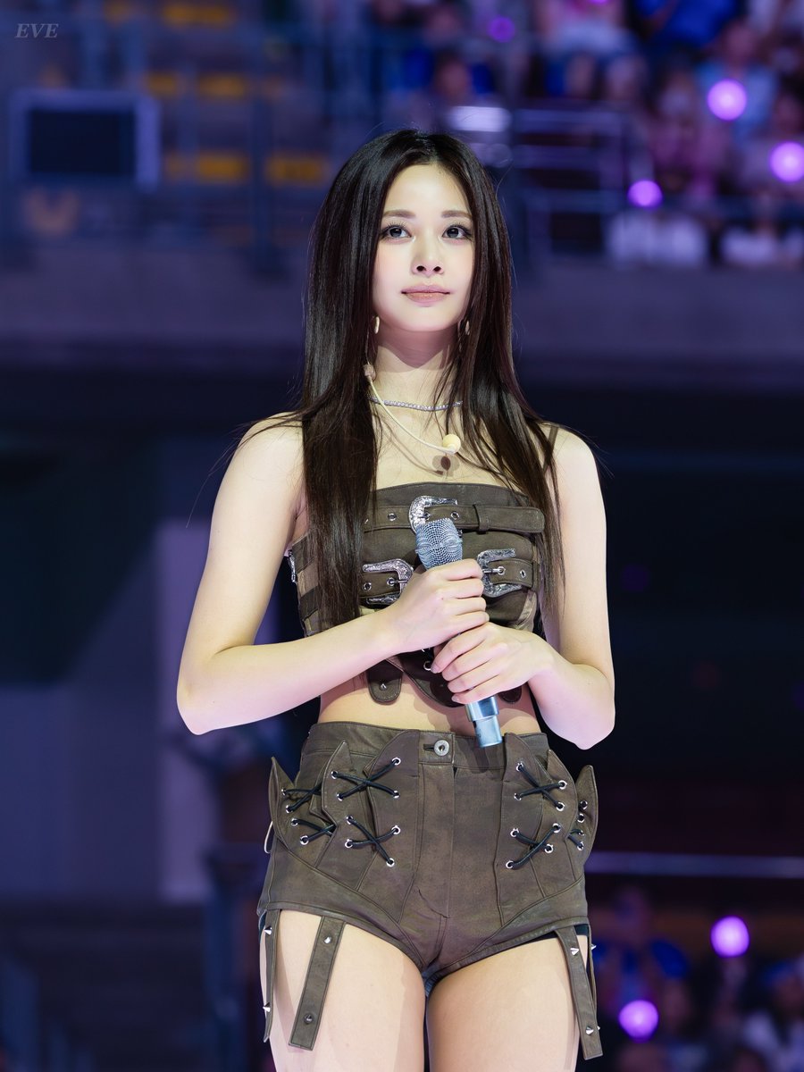 251213 Bangkok D1 HQ #TWICE #트와이스 #TZUYU #쯔위 #子瑜 #ツウィ