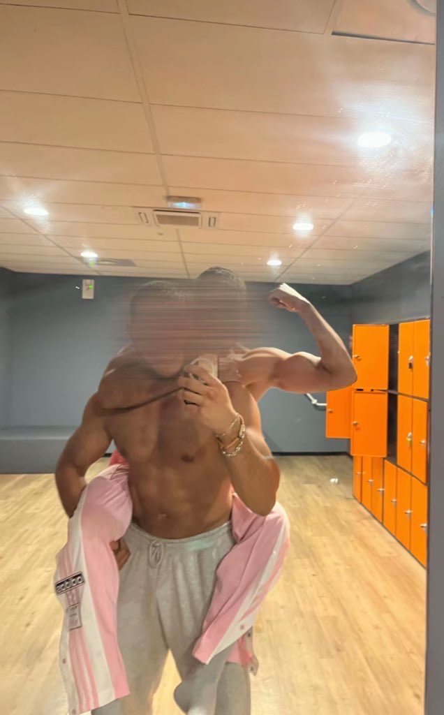 papacitodurif's tweet image. Allez à la salle les reuf