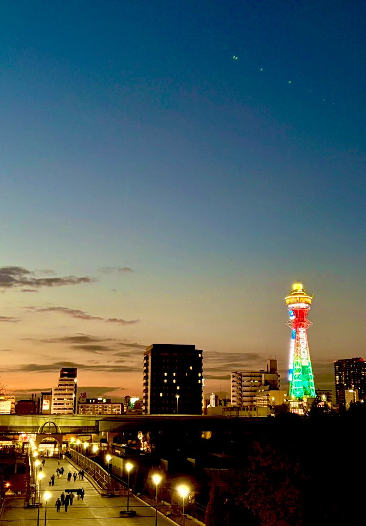 タカさん専用✴︎高品質 ✴︎ローマングラス ボトル 破片 KIRIN本榨 CM「水面」篇 60s (繁中) - YouTube