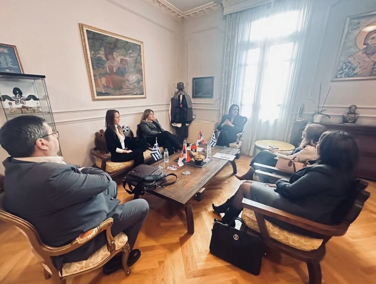 <a href="/SRBinThess/">Serbia in Thessaloniki</a> посетила је делегација Министарства просвете Републике Србије. Државни секретар Весна Недељковић изразила je велику захвалност Генералном конзулату  у Солуну на целокупном доприносу и подршци коју пружа у раду
Српске допунске школе “Свети Сава” у Солуну.