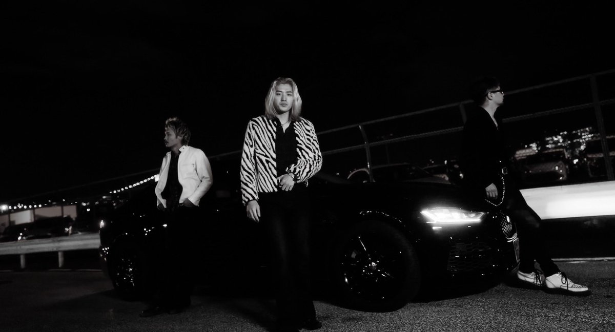 12／23新しくMV出します。色は23日に見て見て。
今回協力してくださった6名の方々。本当に感謝してます。いつもありがとうございます！
今回は40度近くの熱で撮影に臨んだけれど、今となっては笑い話。やって良かったし、いい経験ができた。
来年はさらにやる事増えるんでよろしくお願いします🙇