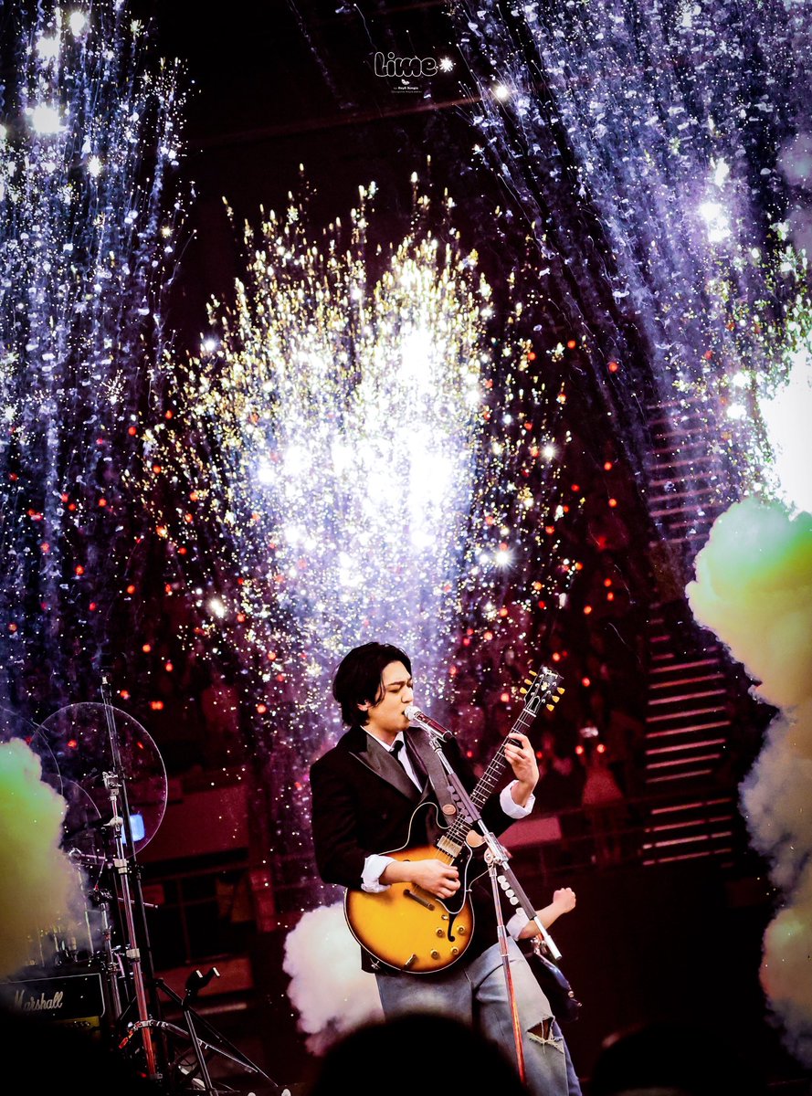 251220
#성진 #SUNGJIN #데이식스 #DAY6

🎆