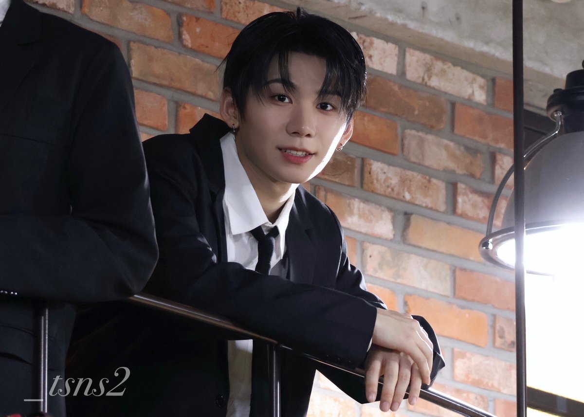 _tsns2's tweet image. 251220 🐾♥️

#HAN #박한
#AHOF #아홉