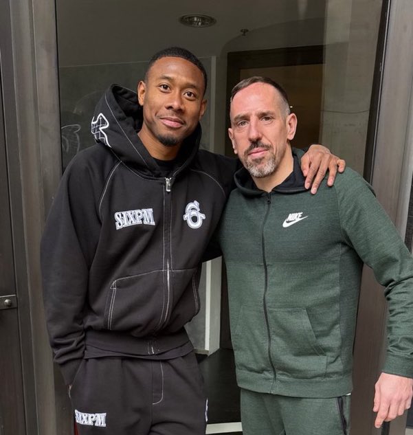 فرانك ريبيري: دعوت دافيد ألابا إلى منزلي عندما كان عمره 16 عاما.. رأى سيارتي الفيراري وساعتي الذهبية، فغضبت منه.. قلت له: لا تنظر إلى هذه الأشياء، ركّز فقط على التطور داخل الملعب، لأن الباقي سيأتي لاحقًا.. وبالفعل فعل دافيد ذلك وشكرني على النصيحة 